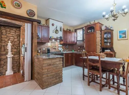 Il Cantinoccio Bed & Breakfast *